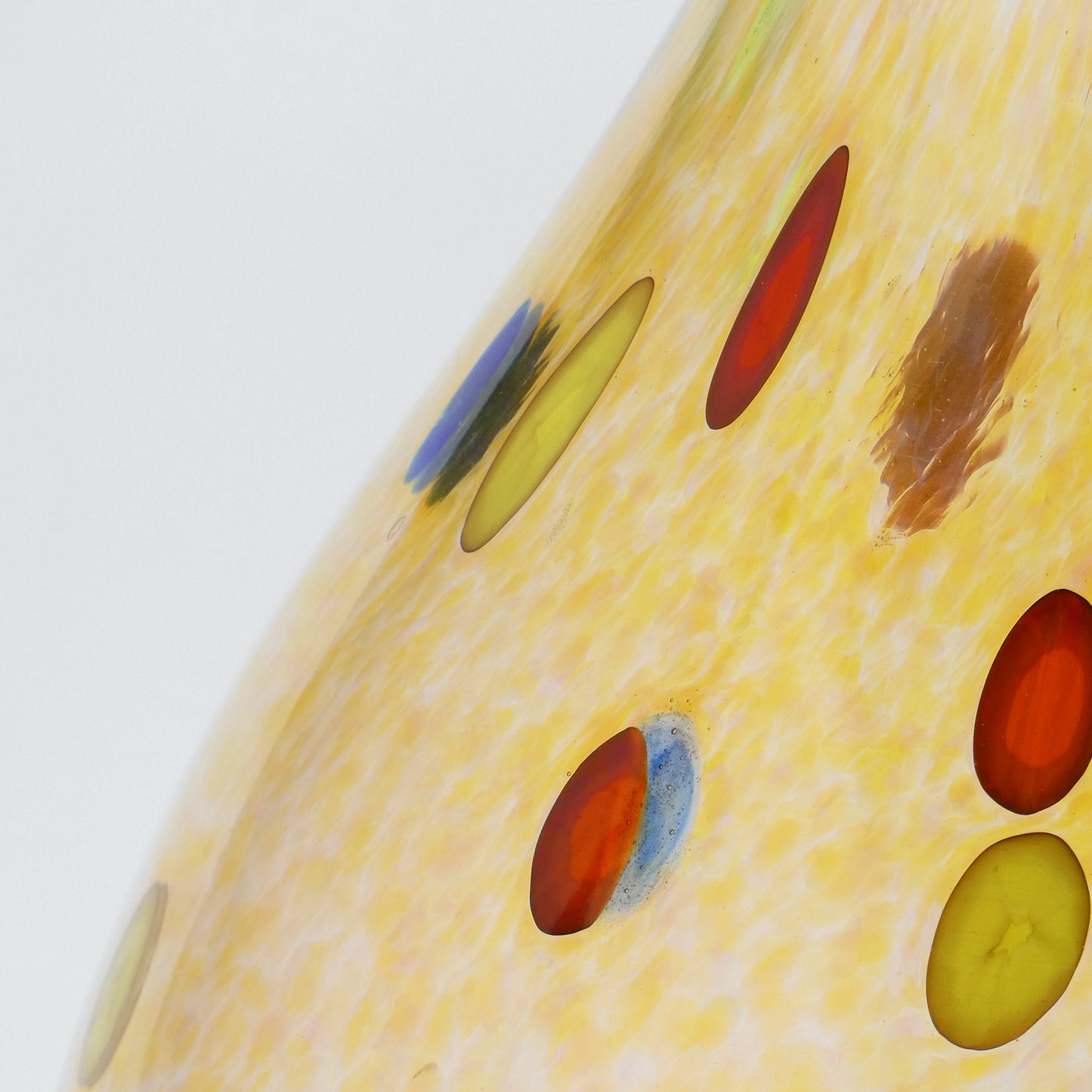 Small Ambar blown glass vase with colorful details, 20.5 cm tall and wide - Glasscor Store