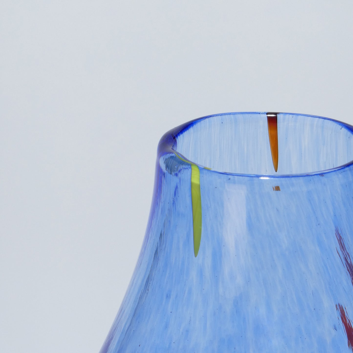 Small blue blown glass vase with colorful details - Glasscor Store