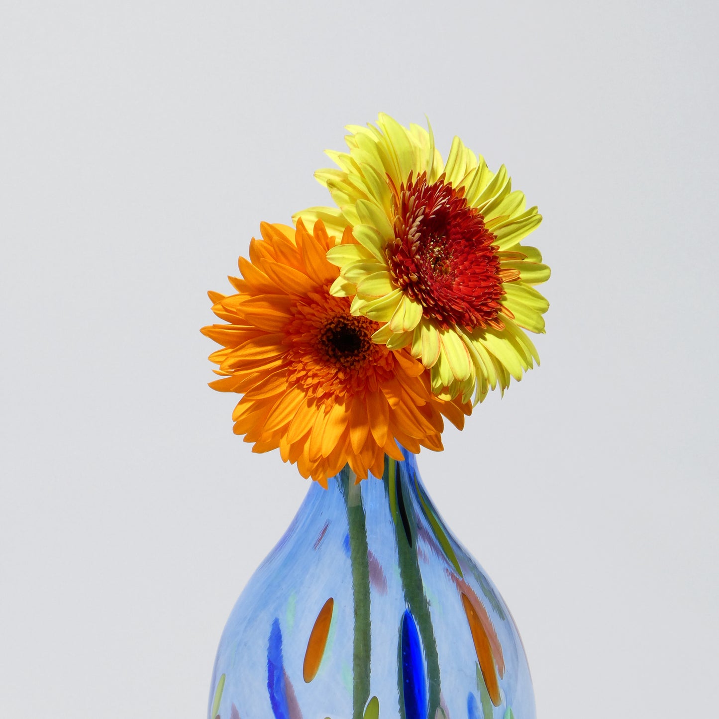 Tall amber blown glass vase with colorful details - Glasscor Store