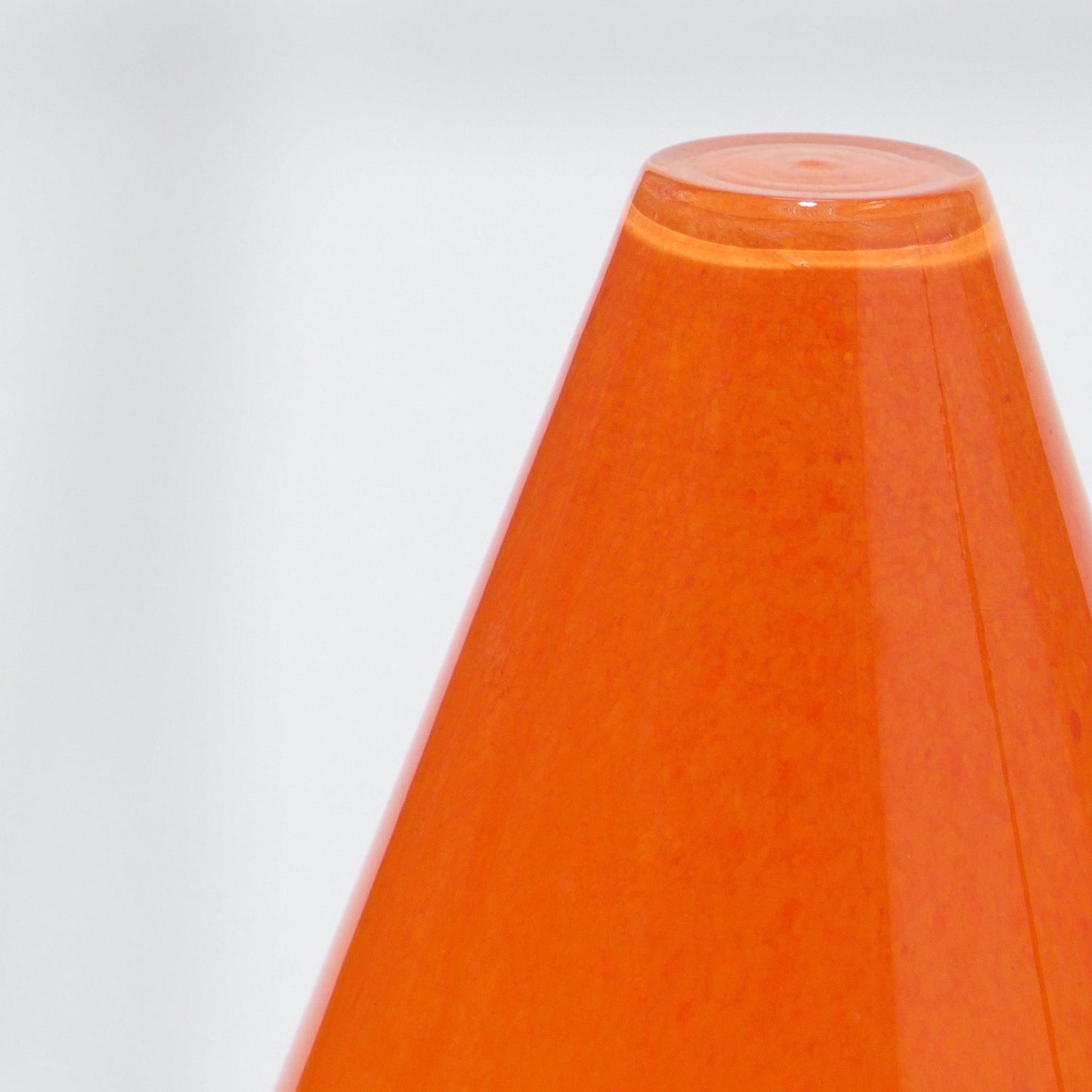 Candeeiro de mesa GEOMETRIC Cone Laranja - Glasscor Store