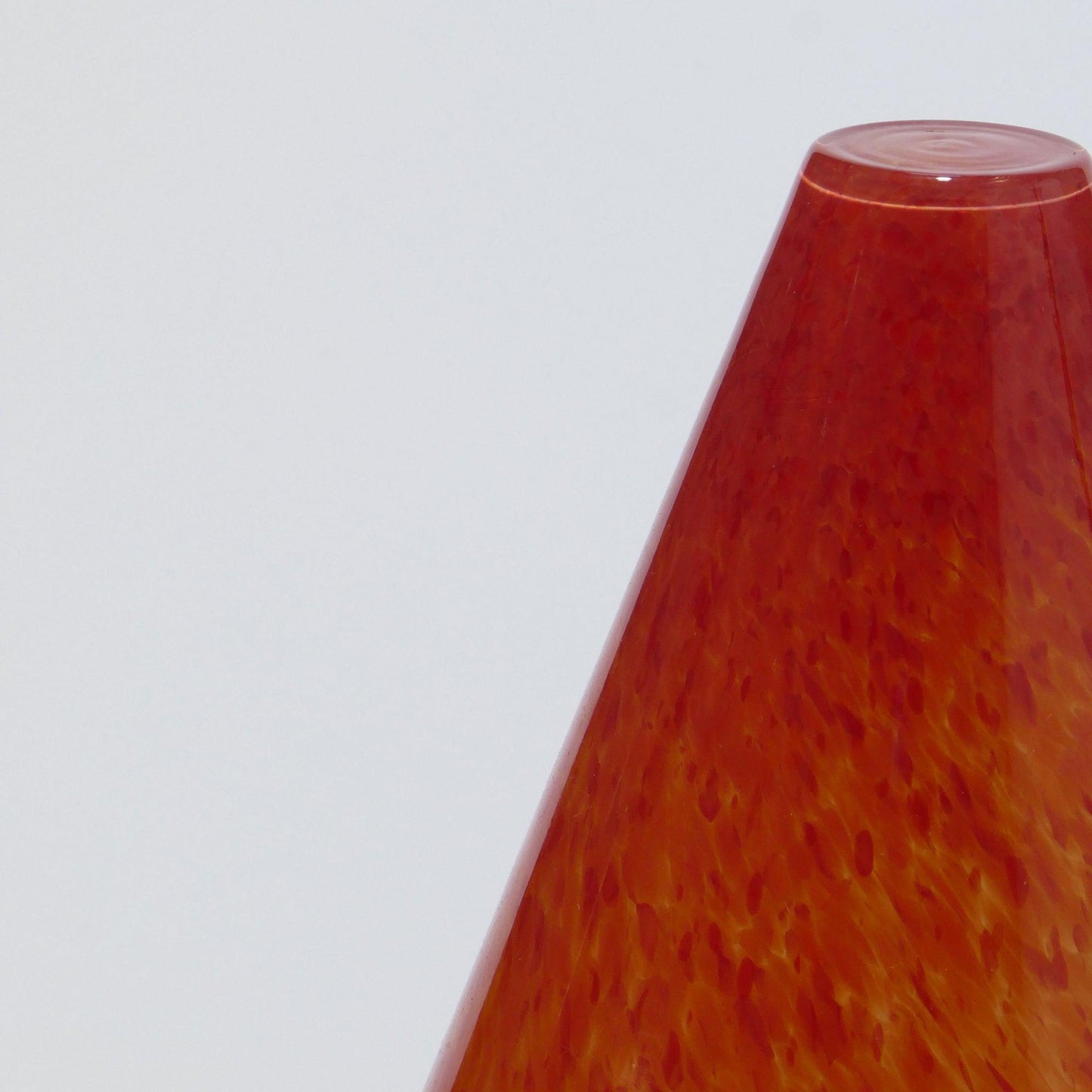 Candeeiro de mesa GEOMETRIC Cone Vermelho - Glasscor Store