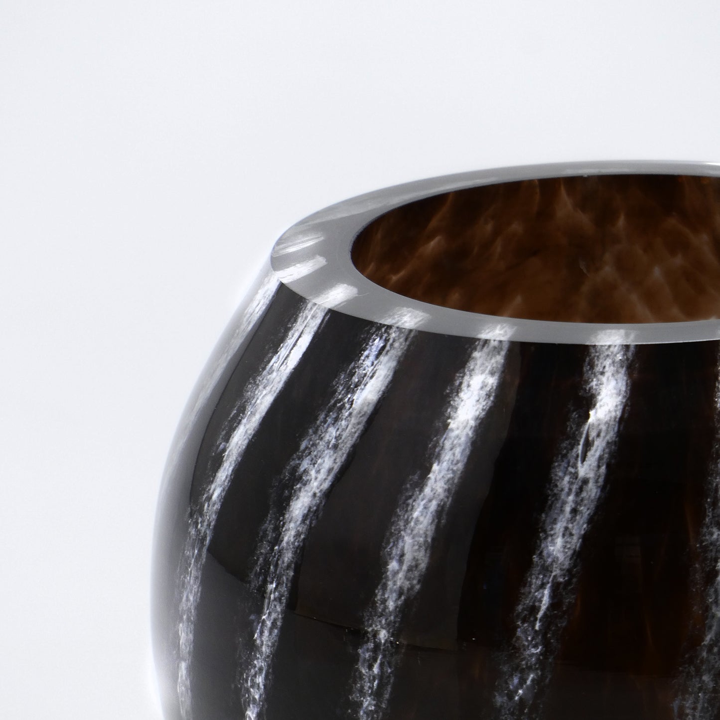 Small Prumo dark glass bowl with opal stripes, 11 cm diameter and 9 cm height - Glasscor Store