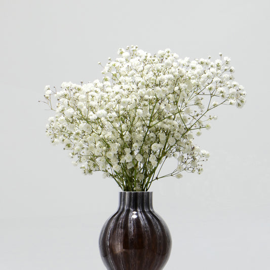 Detail of Prumo dark small glass vase with green stripes, 26.5 cm tall and 9.5 cm wide - Glasscor Store