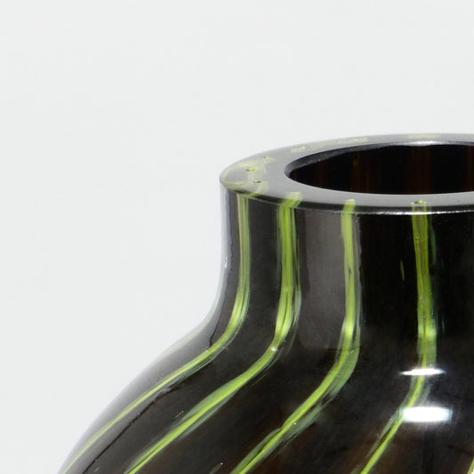 Small Prumo dark glass vase with green stripes, 26.5 cm tall and 9.5 cm wide - Glasscor Store
