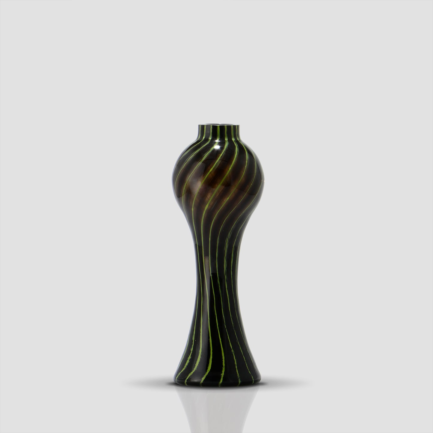 Small Prumo dark glass vase with green stripes, 26.5 cm tall and 9.5 cm wide - Glasscor Store