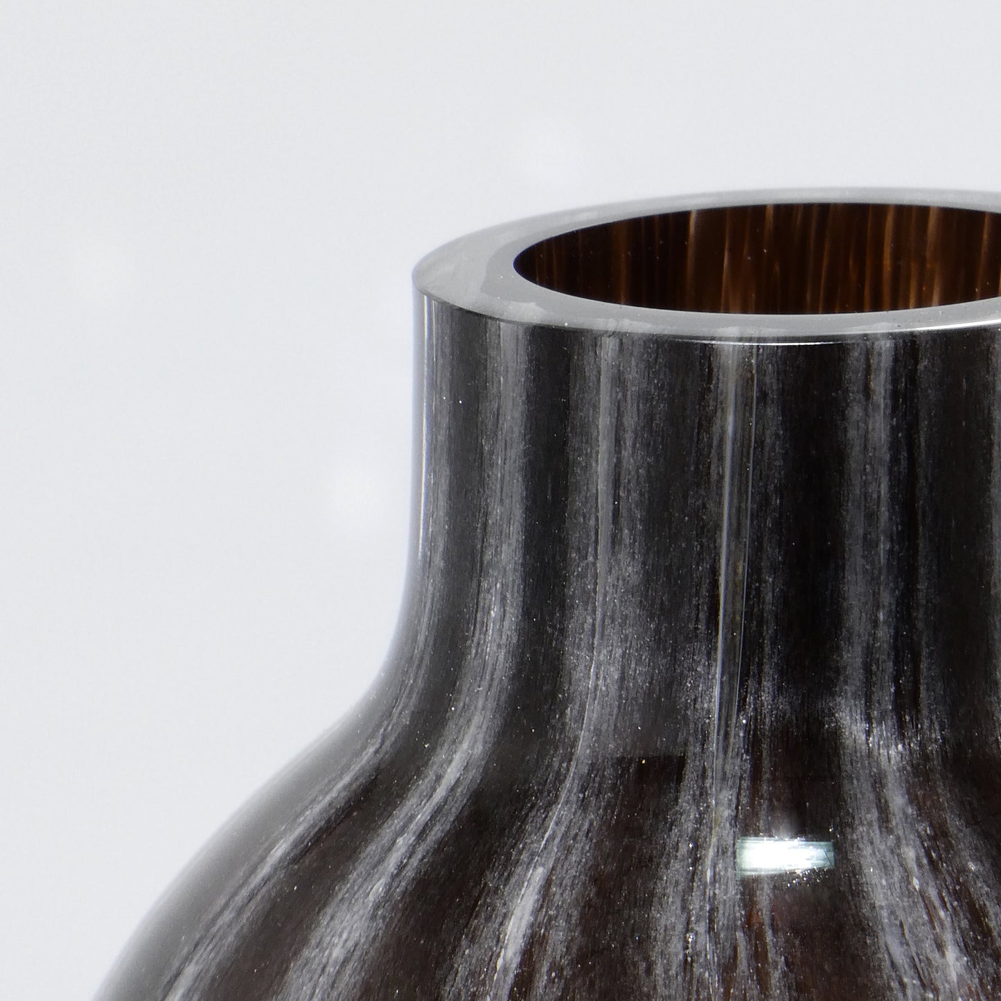 Small Prumo dark glass vase with opal stripes, 26.5 cm tall and 9.5 cm wide - Glasscor Store