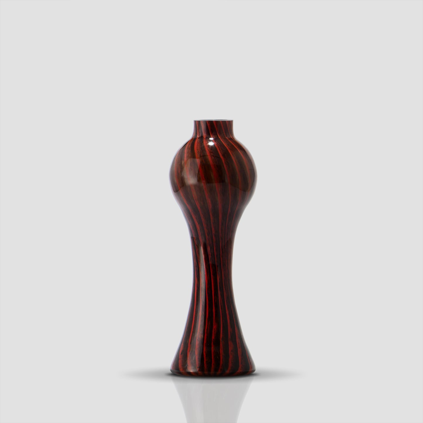 Small Prumo dark glass vase with red stripes, 26.5 cm tall and 9.5 cm wide - Glasscor Store