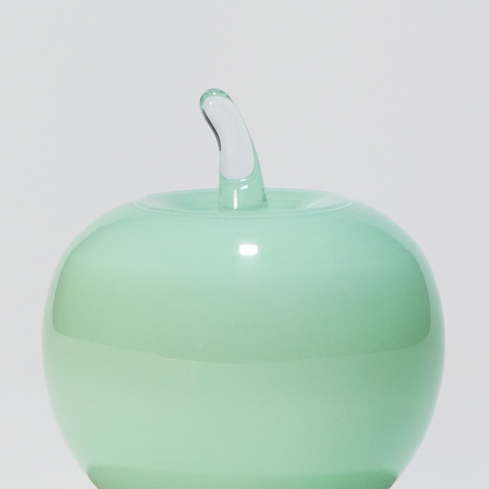 Glass decoration APPLE in Ice Blue Opal-Detail-GLASSCOR